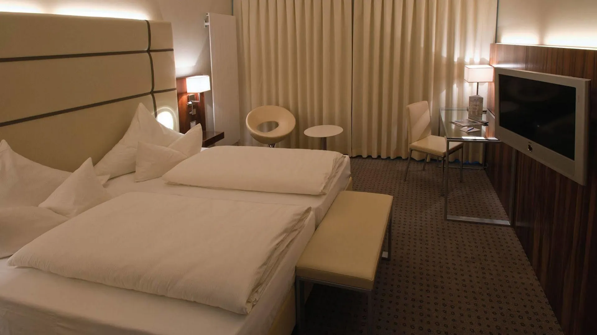 Hotel Am Blauen Wunder - Privathotel Dresden
