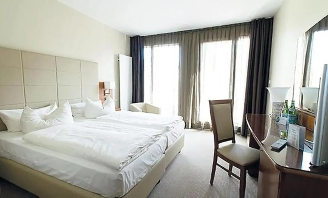 Hotel Am Blauen Wunder Dresden